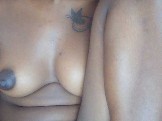 Goldenhour-diva live cam on BongaCams