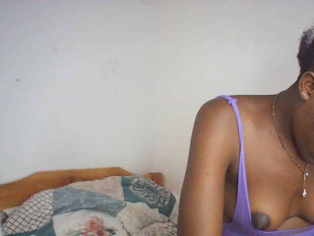 Goldenhour-diva live cam on BongaCams