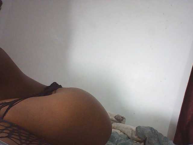 Goldenhour-diva live cam on BongaCams