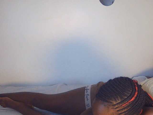 Goldenhour-diva live cam on BongaCams