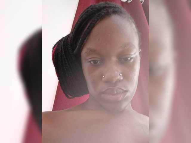 Goldenhour-diva live cam on BongaCams