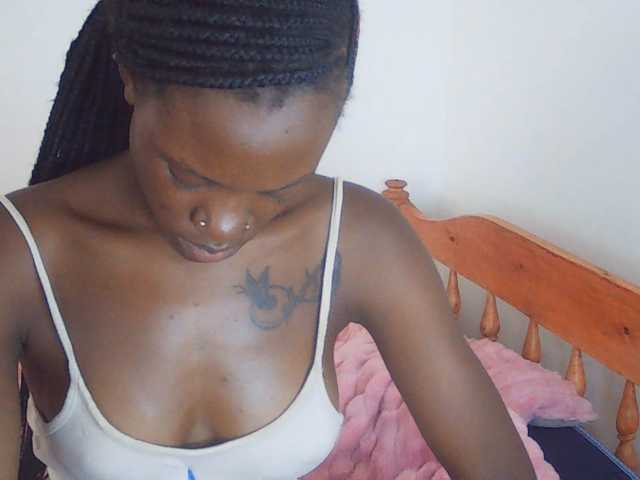Goldenhour-diva live cam on BongaCams