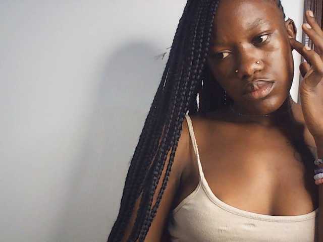 Goldenhour-diva live cam on BongaCams