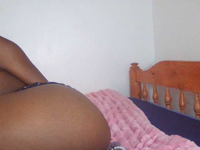 Goldenhour-diva live cam on BongaCams