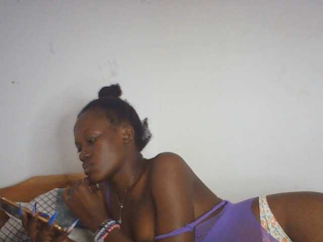 Goldenhour-diva live cam on BongaCams