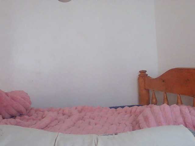 Goldenhour-diva live cam on BongaCams