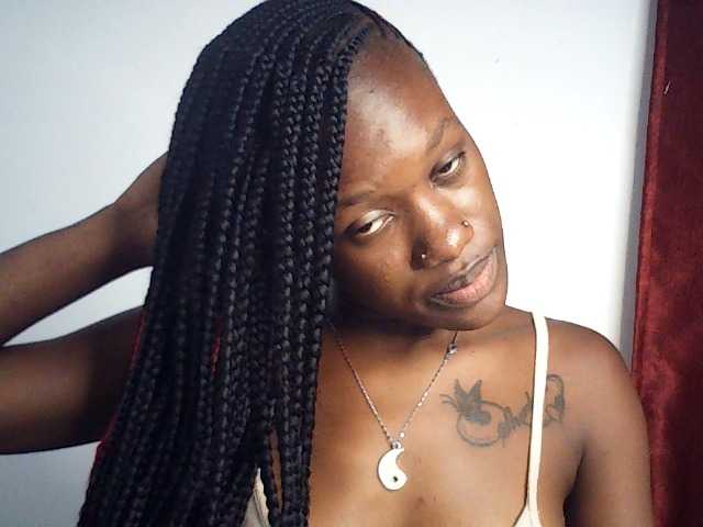 Goldenhour-diva live cam on BongaCams