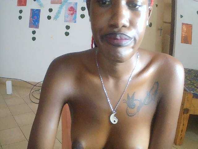 Goldenhour-diva live cam on BongaCams