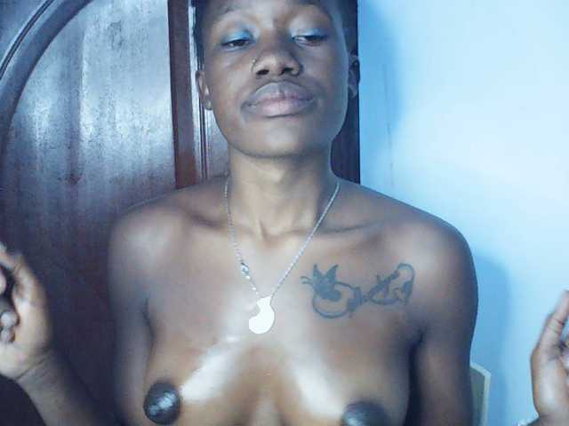 Goldenhour-diva live cam on BongaCams