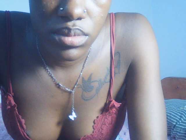 Goldenhour-diva live cam on BongaCams