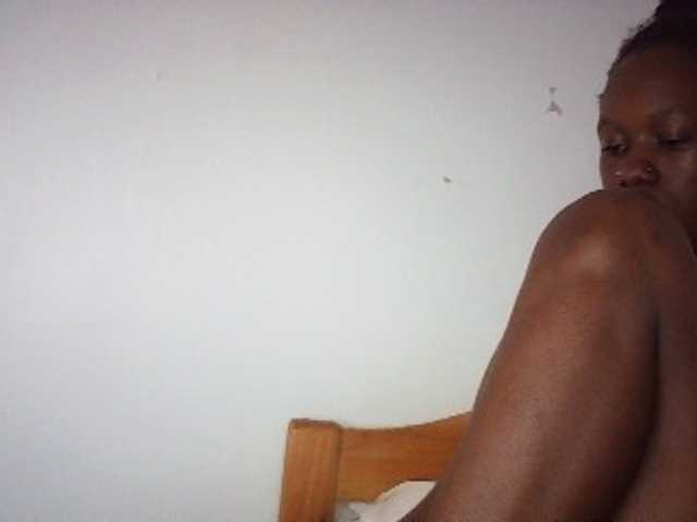 Goldenhour-diva live cam on BongaCams