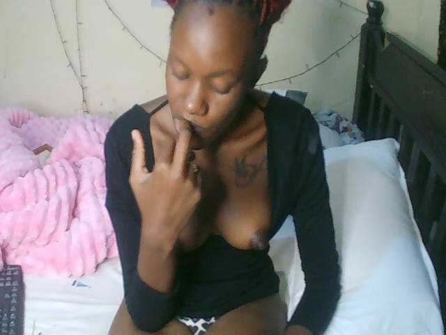 Goldenhour-diva live cam on BongaCams