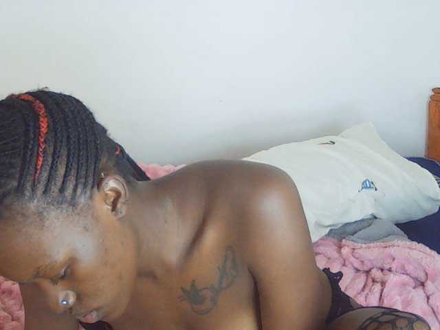 Goldenhour-diva live cam on BongaCams