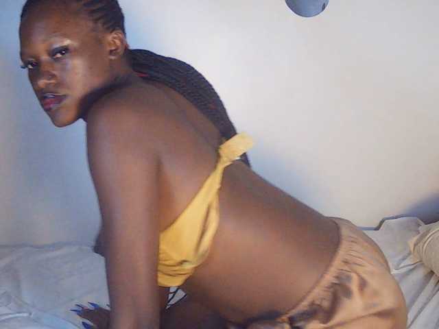 Goldenhour-diva live cam on BongaCams