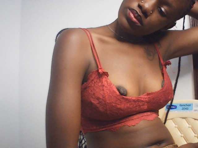 Goldenhour-diva live cam on BongaCams
