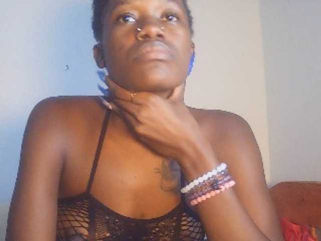 Goldenhour-diva live cam on BongaCams