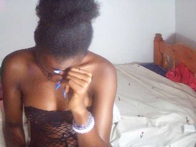 Goldenhour-diva live cam on BongaCams