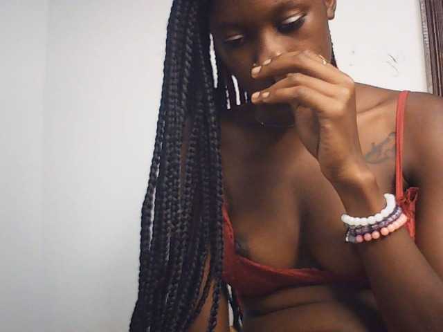 Goldenhour-diva live cam on BongaCams