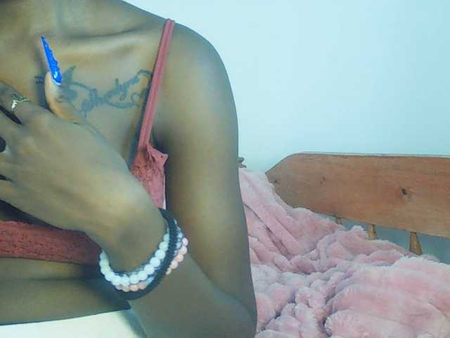 Goldenhour-diva live cam on BongaCams