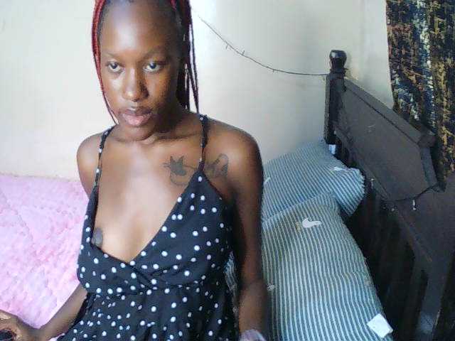 Goldenhour-diva live cam on BongaCams