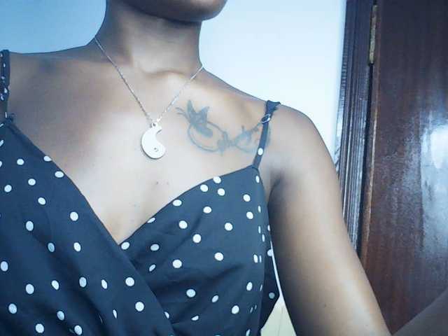 Goldenhour-diva live cam on BongaCams