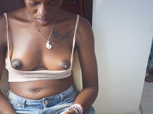 Goldenhour-diva live cam on BongaCams