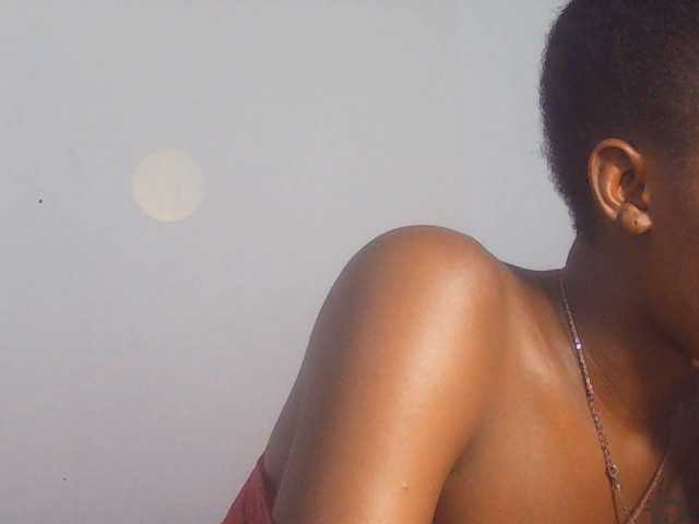 Goldenhour-diva live cam on BongaCams