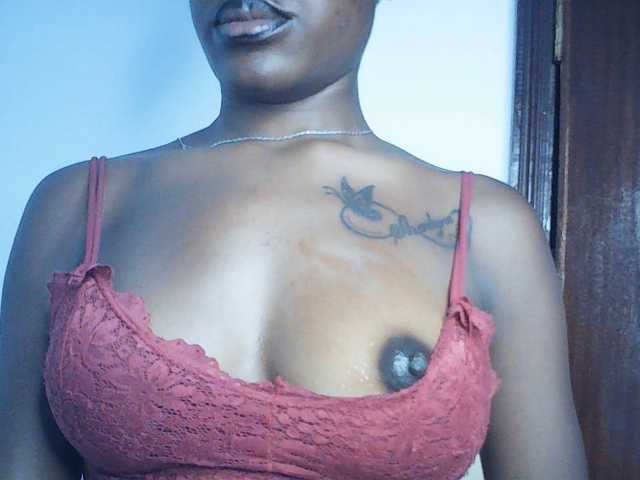 Goldenhour-diva live cam on BongaCams