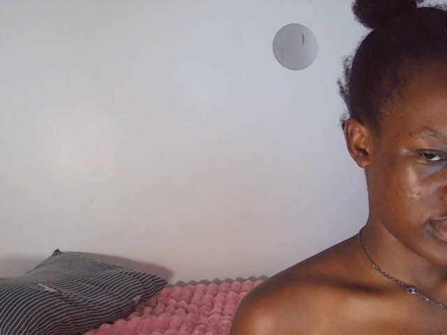 Goldenhour-diva live cam on BongaCams