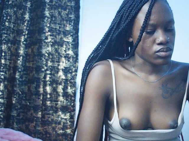 Goldenhour-diva live cam on BongaCams