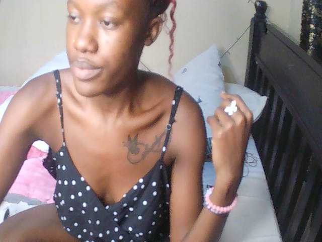 Goldenhour-diva live cam on BongaCams