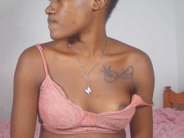 Goldenhour-diva live cam on BongaCams