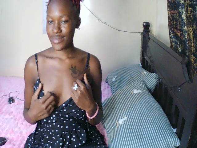 Goldenhour-diva live cam on BongaCams