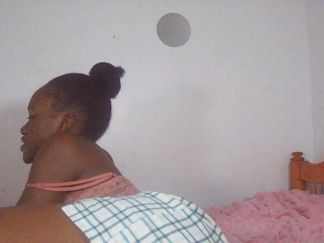 Goldenhour-diva live cam on BongaCams