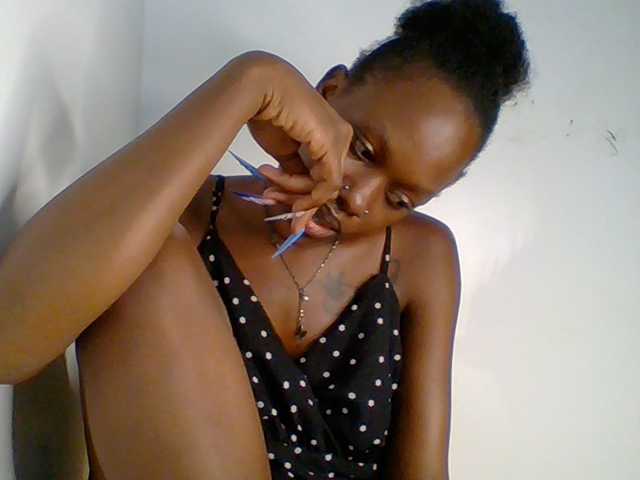Goldenhour-diva live cam on BongaCams
