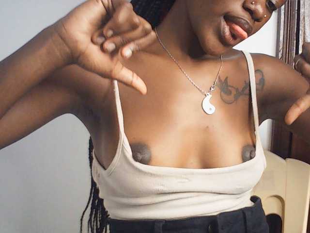 Goldenhour-diva live cam on BongaCams