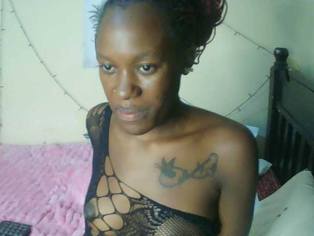 Goldenhour-diva live cam on BongaCams
