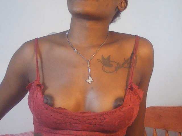 Goldenhour-diva live cam on BongaCams