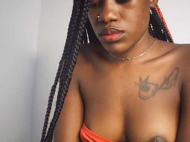 Goldenhour-diva live cam on BongaCams