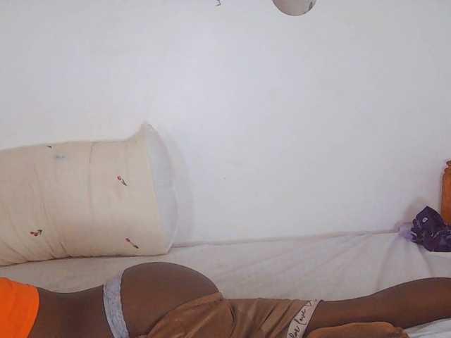 Goldenhour-diva live cam on BongaCams