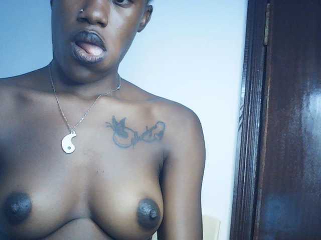 Goldenhour-diva live cam on BongaCams