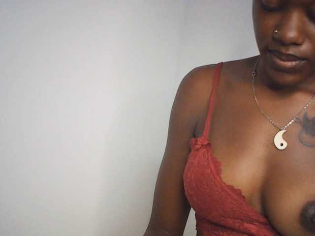 Goldenhour-diva live cam on BongaCams