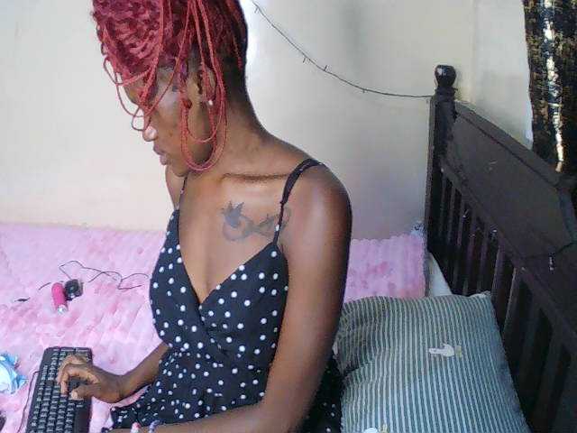 Goldenhour-diva live cam on BongaCams