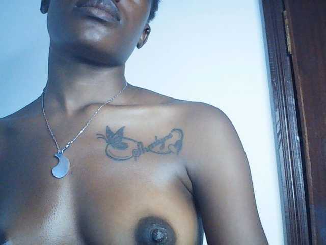 Goldenhour-diva live cam on BongaCams