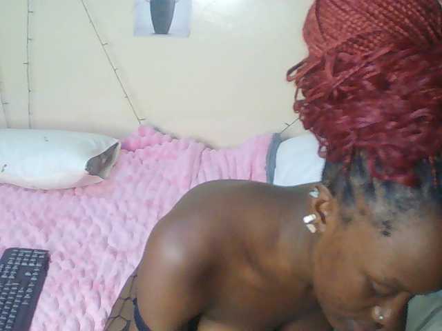 Goldenhour-diva live cam on BongaCams