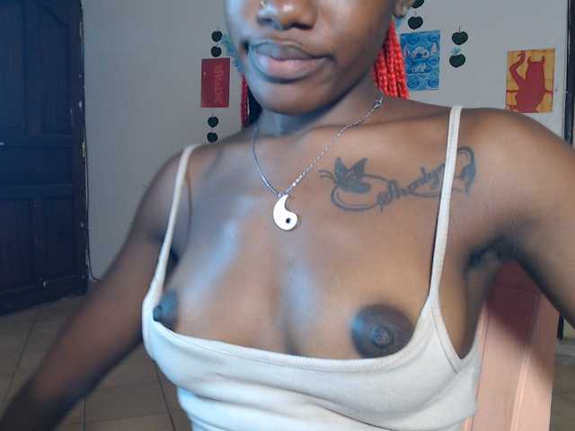 Goldenhour-diva live cam on BongaCams