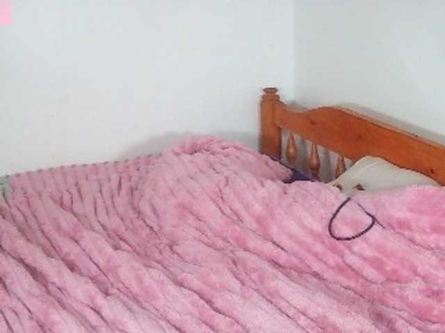 Goldenhour-diva live cam on BongaCams