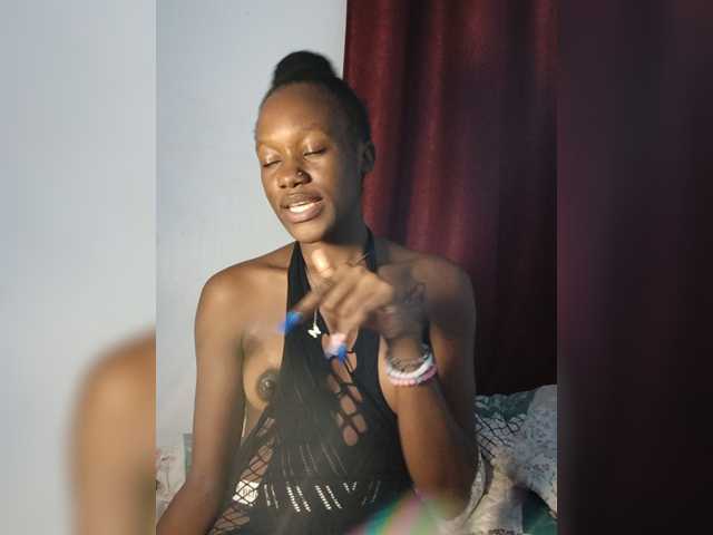 Goldenhour-diva live cam on BongaCams