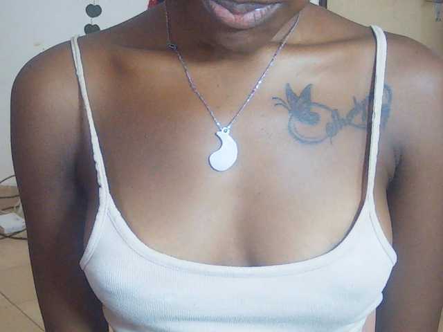 Goldenhour-diva live cam on BongaCams
