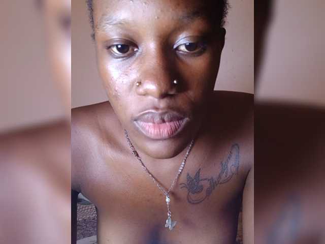 Goldenhour-diva live cam on BongaCams